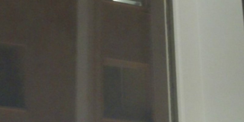 La ilusi&oacute;n &oacute;ptica en esta ventana que ya ha hecho temblar de miedo a decenas de miles de personas