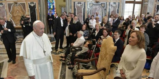 Francisco: "La m&uacute;sica transmite la belleza y la fuerza del amor cristiano"