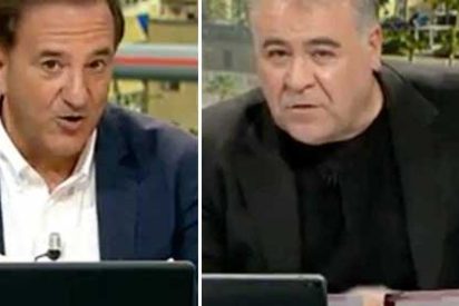 Ferreras no se moja y le pasa la pelota a Contreras para que defienda a Dani Mateo en una disparatada intervención