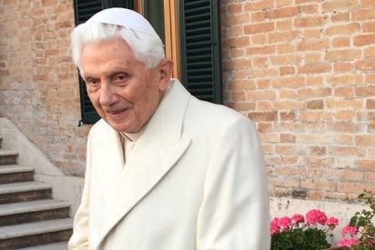 Benedicto XVI reaparece para hablar a los te&oacute;logos: "Solo la humildad puede encontrar la Verdad"