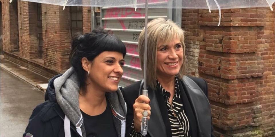 La foto prohibida de Julia Otero con la pr&oacute;fuga Anna Gabriel arruina a Atresmedia