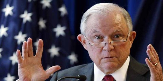 Donald Trump anuncia la dimisi&oacute;n de Jeff Sessions, el fiscal general de EEUU
