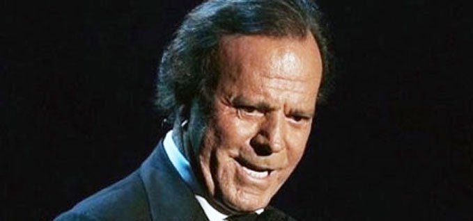 Julio Iglesias: se le acabaron el tiempo y las excusas al 'gran follador'