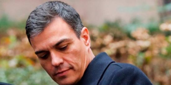 El empurado S&aacute;nchez pierde los papeles y la verg&uuml;enza en Gibraltar