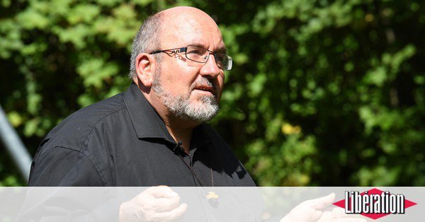 La Iglesia francesa sanciona al cura que pidi&oacute; la renuncia de Barbarin