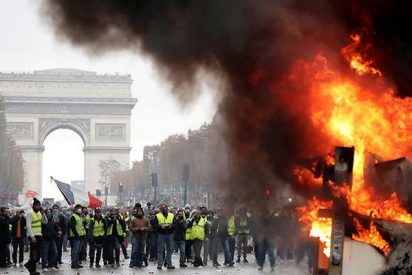 As&iacute; reprimen en Par&iacute;s las protestas contra el alza de precios del combustible