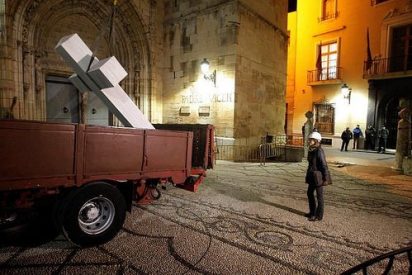 La cruz de Callosa tiene "una significaci&oacute;n marcadamente pol&iacute;tica", seg&uacute;n el juez
