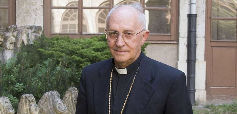 El cardenal Filoni escurre el bulto: "La pedofilia no afecta a la Iglesia como institución"