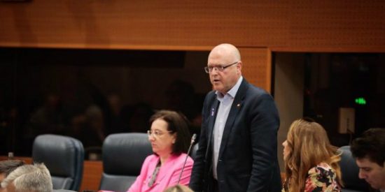 El diputado de Ciudadanos que preside en la Asamblea de Madrid la comisión de universidades no tiene ningún título