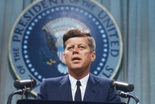 Cómo evitar que triunfe el mal y cómo hacerle frente: una llamada a la acción para regenerar España