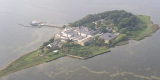 ¿Sabías que Dinamarca quiere enviar a inmigrantes convictos a esta isla desierta donde experimentaron con animales?