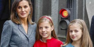 ¿Sabías que Letizia le ha puesto alzas a Leonor para que sea tan alta como su hermana Sofía?