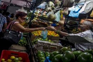 ¡Chávez Vive!: Las familias venezolanas necesitan 67 salarios mínimos para alimentarse durante un mes