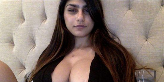 Mia Khalifa incendia Instagram con un modelito deportivo sin ropa interior
