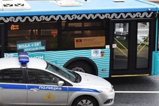 Este bloguero de pocas luces roba un autob&uacute;s para conseguir 'likes' pero choca y pasa esto&hellip;