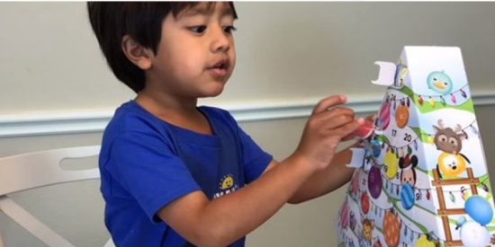 As&iacute; es la vida de Ryan, el ni&ntilde;o de 8 a&ntilde;os que se ha convertido en el 'youtuber' mejor pagado del mundo