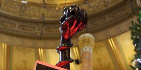 El Templo Sat&aacute;nico erige un monumento 'diab&oacute;lico' en el Capitolio de Illinoi