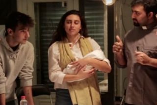 El Video del Papa: "La escucha es la clave para comunicar la fe"