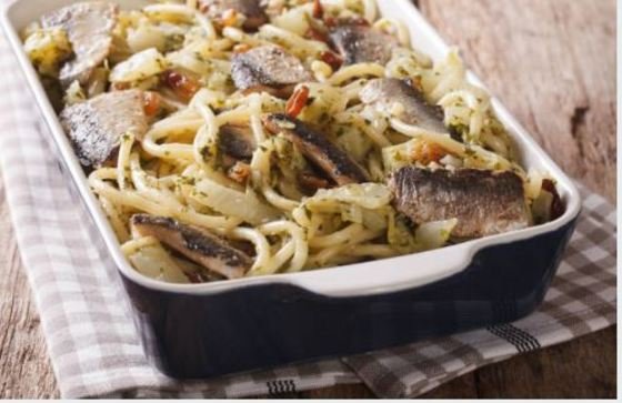 Pasta con sardinas o con le sarde.