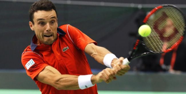 El espa&ntilde;ol Roberto Bautista pasa por la piedra al invencible Djokovic en el Torneo de Doha