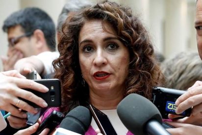 La ministra de Hacienda de S&aacute;nchez contrat&oacute; a dedo 3.000 'enchufados' socialistas para meterlos en fundaciones andaluzas