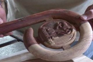 J&oacute;venes presos paname&ntilde;os ponen "optimismo y alegr&iacute;a" en el b&aacute;culo que regalar&aacute;n al Papa