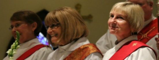 M&aacute;s de la mitad de los obispos USA "considerar&iacute;a" ordenar a diaconisas