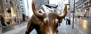 Wall Street cierra el viernes con subidas moderadas y gana m&aacute;s de un 2,5% en la semana