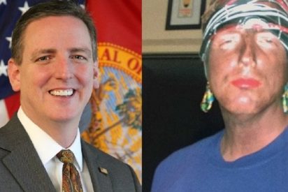 Renuncia el secretario de Estado de Florida por disfrazarse de negra