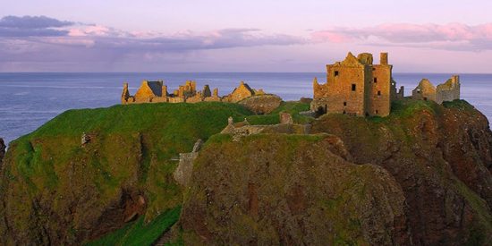 &iquest;C&oacute;mo llegar a Escocia en avi&oacute;n o ferry desde cualquier parte del mundo?