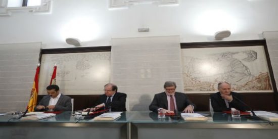 Herrera firma con los agentes sociales acuerdos laborales y económicos