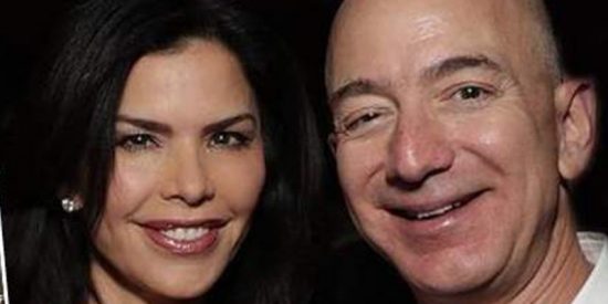Jeff Bezos y su novia están de veraneo en Mallorca con las principales fortunas del mundo