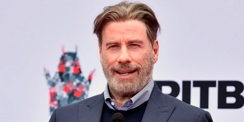 John Travolta 'pierde' todo el pelo en su felicitaci&oacute;n de a&ntilde;o nuevo