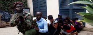 Al menos 15 muertos en un ataque de terroristas isl&aacute;micos contra un hotel de Nairobi