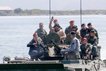 El r&eacute;gimen chavista detiene a dos periodistas chilenos y a otros dos venezolanos