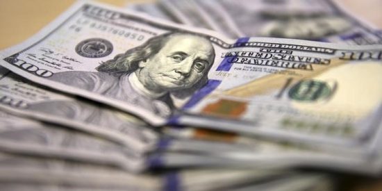 El d&oacute;lar negro explota en Venezuela con la usurpaci&oacute;n de Nic&oacute;las Maduro
