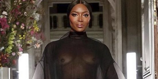 Naomi Campbell da el do de pecho con estas trasparencias