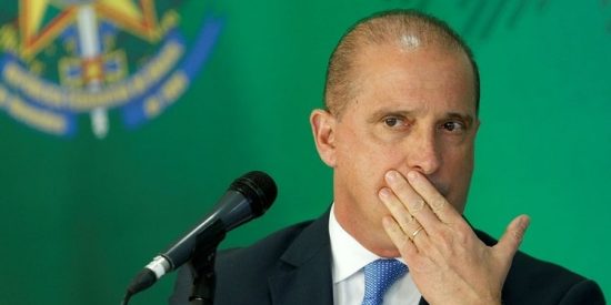 Un ministro de Bolsonaro: "Un arma de fuego es tan peligrosa como una licuadora para un ni&ntilde;o"
