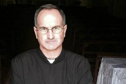 Suspenden a un sacerdote argentino por dejar morir a su "pareja"