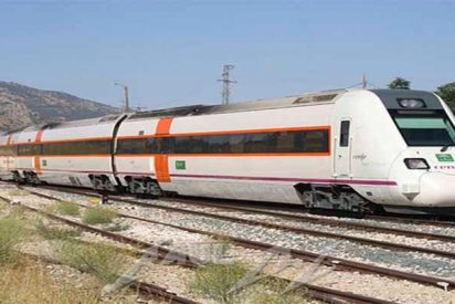 Extremadura: Un tren deja tirados a 180 pasajeros en mitad del campo