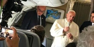 Francisco, frente a muro de Trump: "El miedo nos vuelve locos"