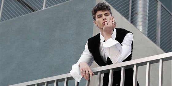 La personalidad domina en los looks de este EDITORIAL DE MODA