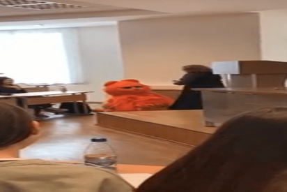 Este universitario va a clase disfrazado de Garfield y la profesora le aprueba "de por vida&rdquo;