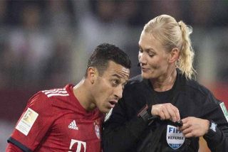 La televisi&oacute;n del Ir&aacute;n que paga el programa de Pablo Iglesias cancela la retrasmisi&oacute;n de un partido de la Bundesliga porque arbitraba una mujer