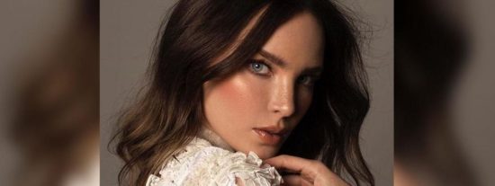 Foto: El sexy problema que tuvo Belinda con su vestido en La Voz Senior