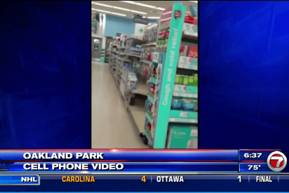 Hombre desnudo corre por una farmacia de EEUU