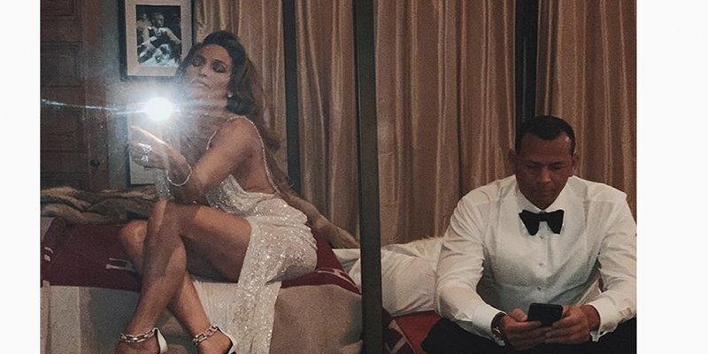 Jennifer L&oacute;pez hace arder Instagram con esta foto en la cama con Alex Rodr&iacute;guez