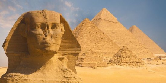 La misteriosa piedra de la pirámide de Giza que enfrenta a Escocia y Egipto