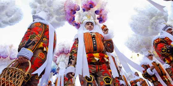 Los Gilles, protagonistas del carnaval m&aacute;s curioso de Europa