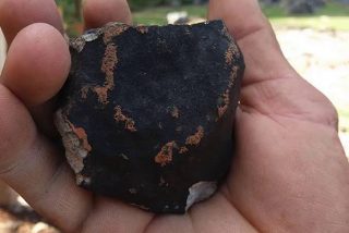 Encuentran un mineral que solo existe en meteoritos en las rocas del Mar Muerto